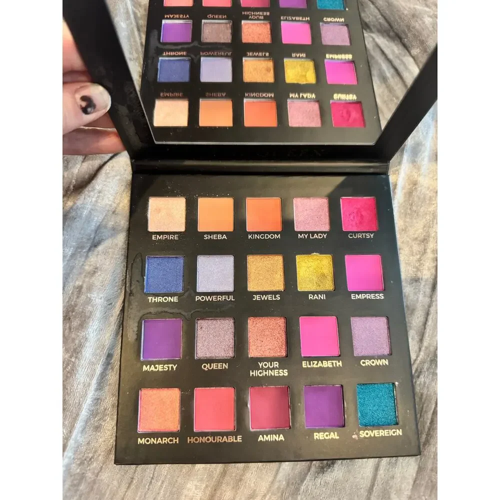 The Queen Eloise Eye Shadow Pallet New